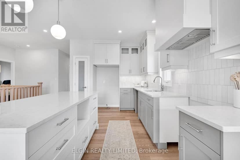 79 Hemlock Crescent — photo 15 of 33