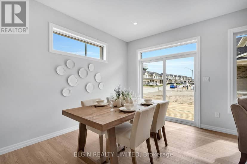 79 Hemlock Crescent — photo 18 of 33