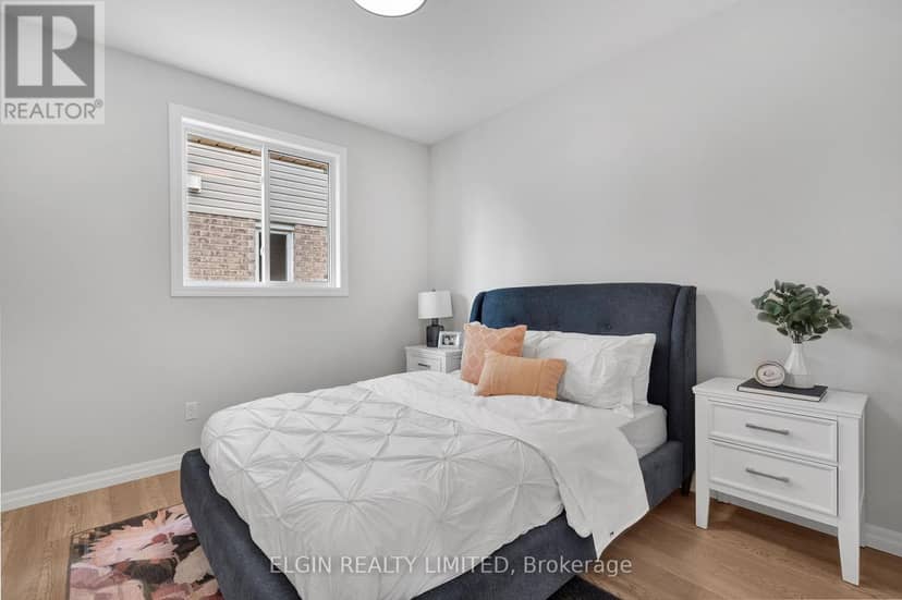 79 Hemlock Crescent — photo 8 of 33