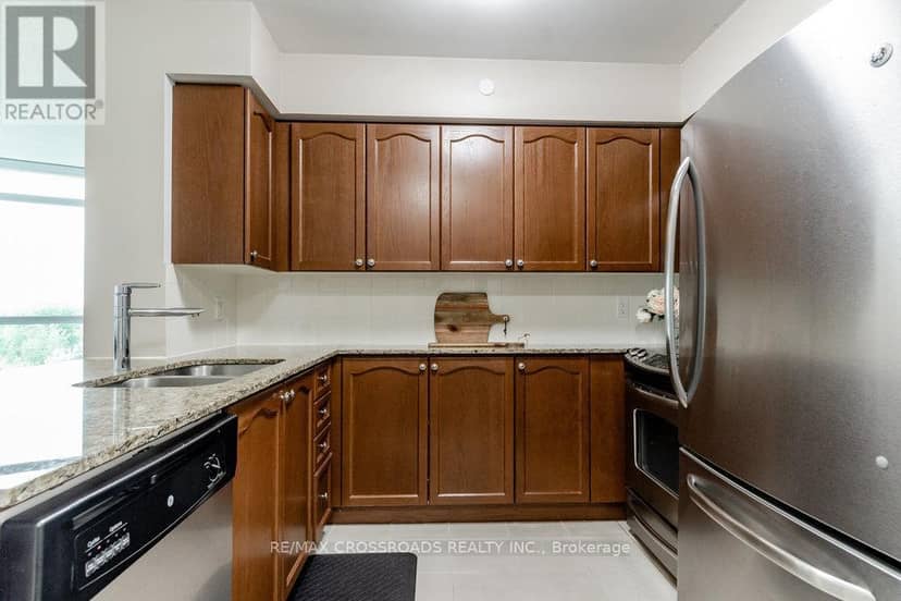604 - 215 Sherway Gardens Road — photo 4 of 34