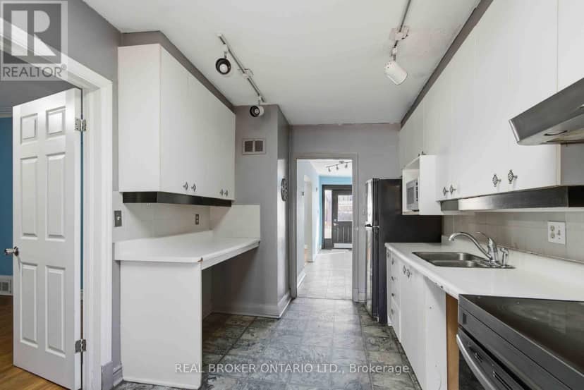 250 Macdonald Avenue — photo 11 of 39