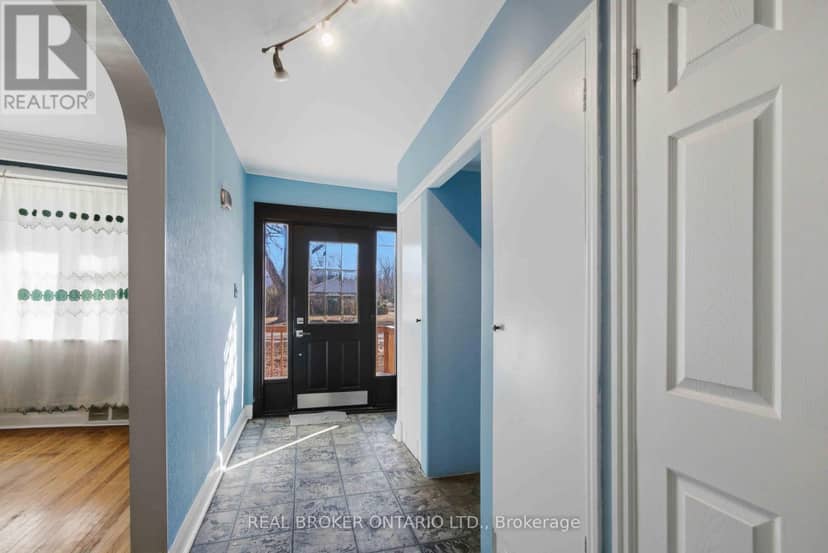 250 Macdonald Avenue — photo 4 of 39