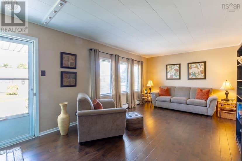 73 King Street — photo 14 of 39