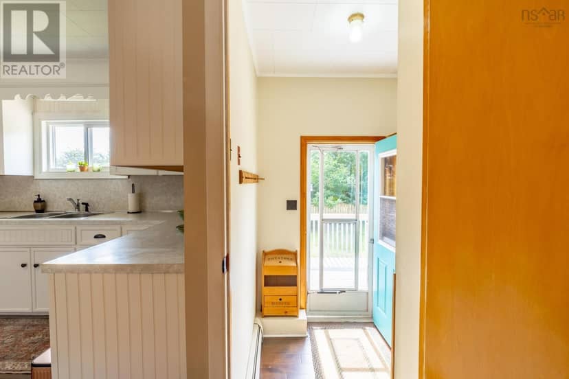 73 King Street — photo 9 of 39
