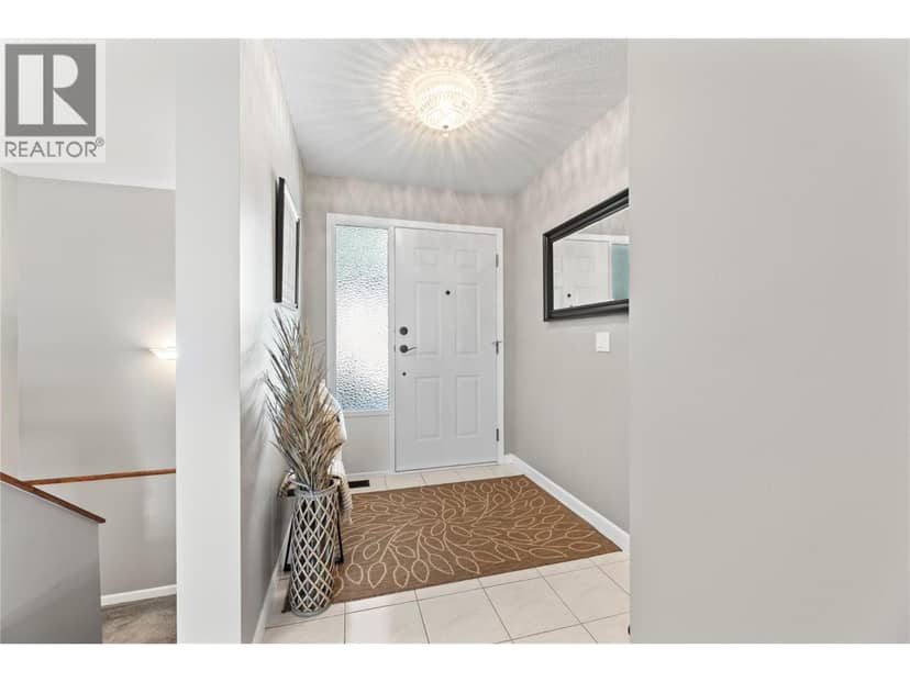 2934 Juniper Crescent, Sorrento, photo 4