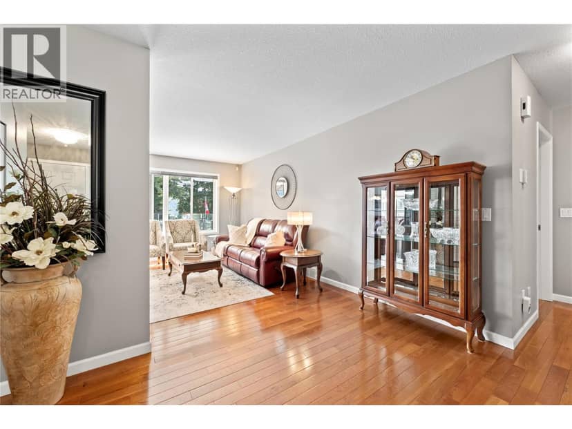 2934 Juniper Crescent, Sorrento, photo 5