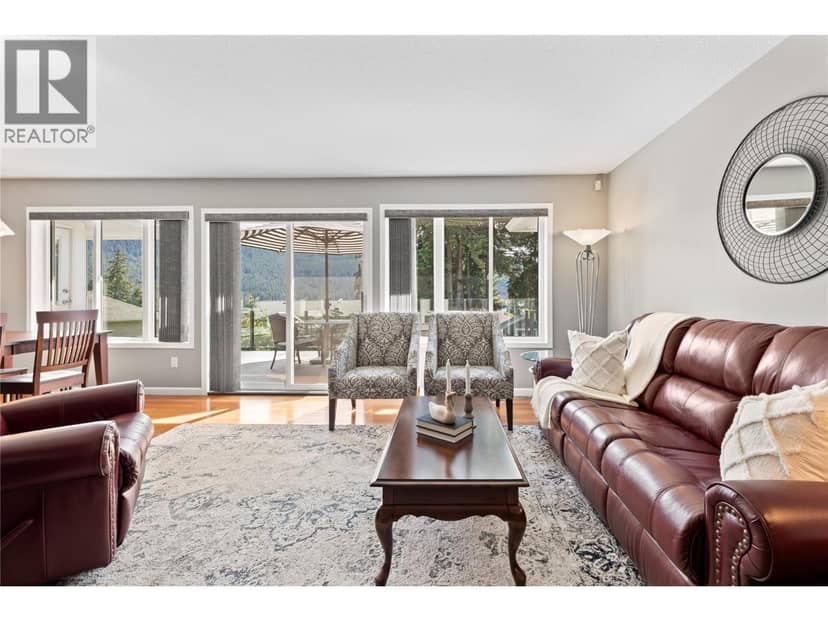 2934 Juniper Crescent, Sorrento, photo 7