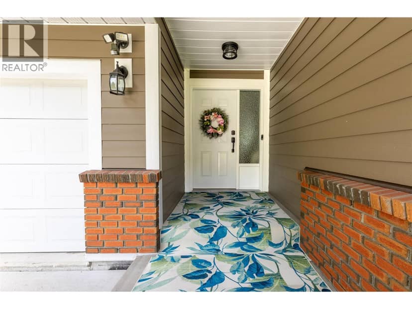 2934 Juniper Crescent, Sorrento, photo 3