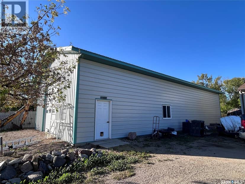 215 1st STREET, North Portal, photo 4