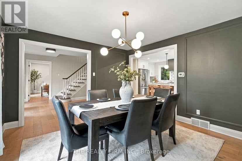 51 Hampton Crescent — photo 10 of 40