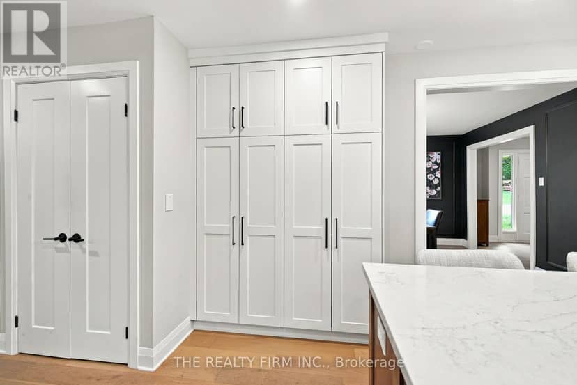 51 Hampton Crescent — photo 18 of 40