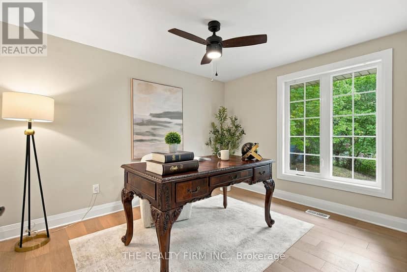 51 Hampton Crescent — photo 35 of 40