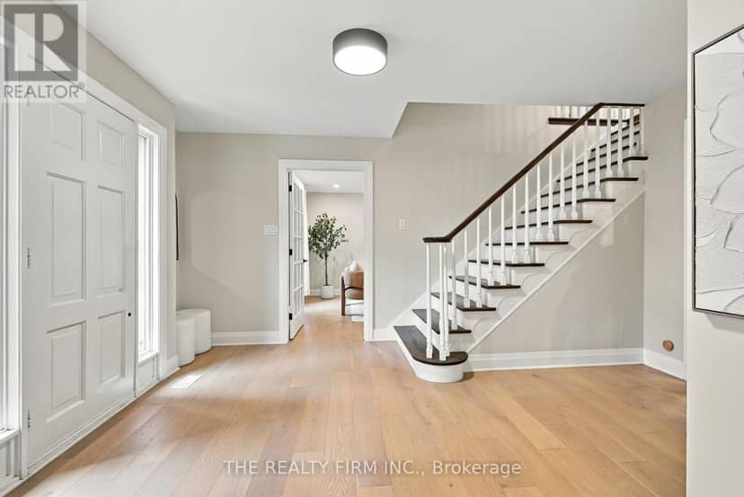 51 Hampton Crescent — photo 5 of 40