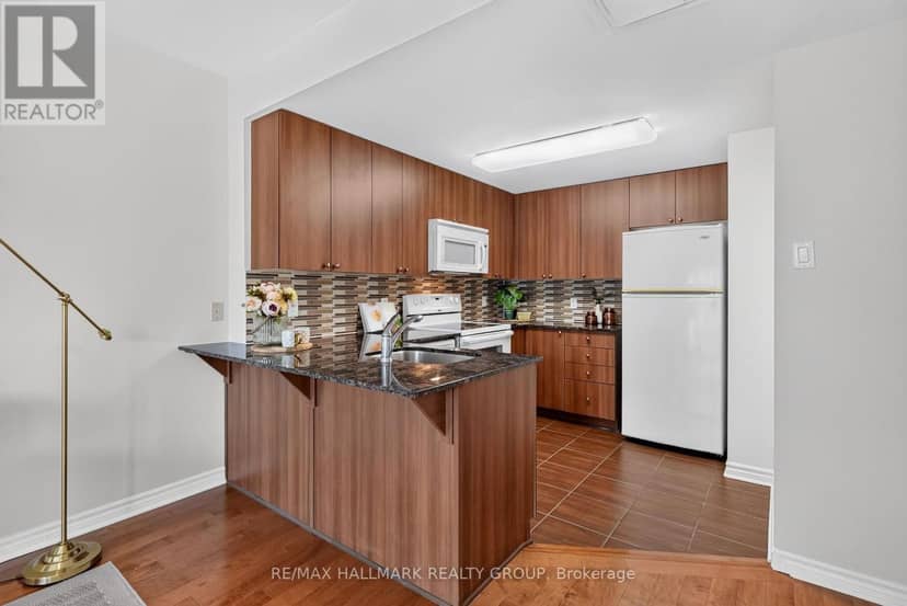 405 - 250 Lett Street — photo 11 of 40