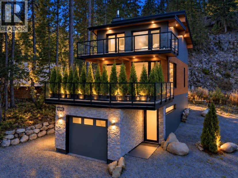 9391 EMERALD DRIVE, Whistler