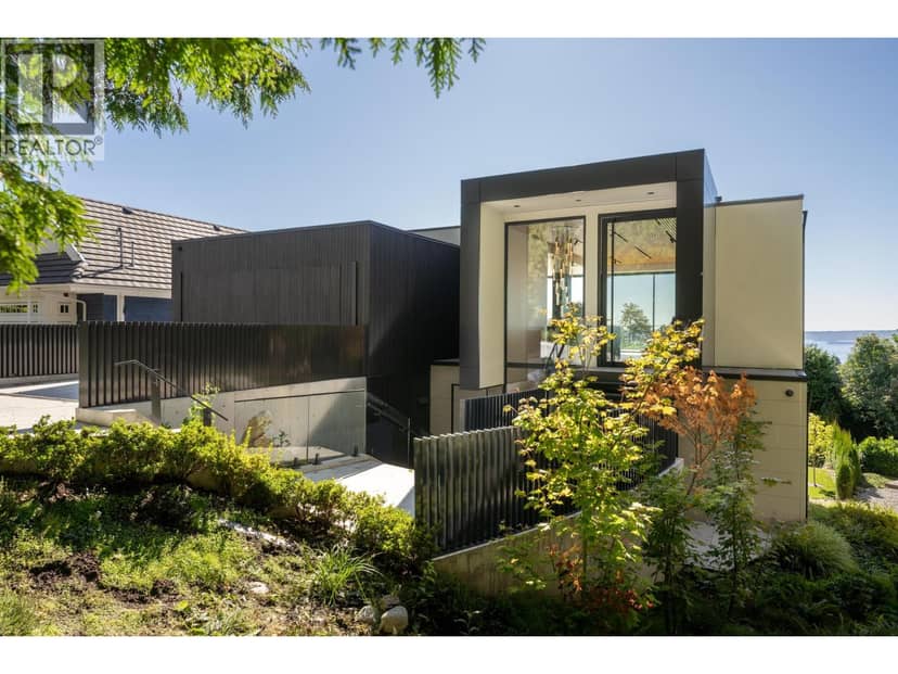 2484 OTTAWA AVENUE, West Vancouver