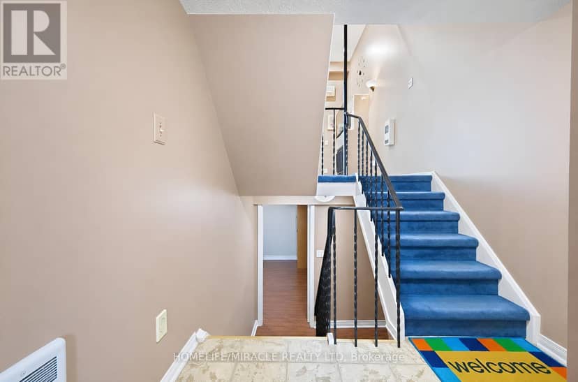 63 McCallum Court, Brampton, photo 3