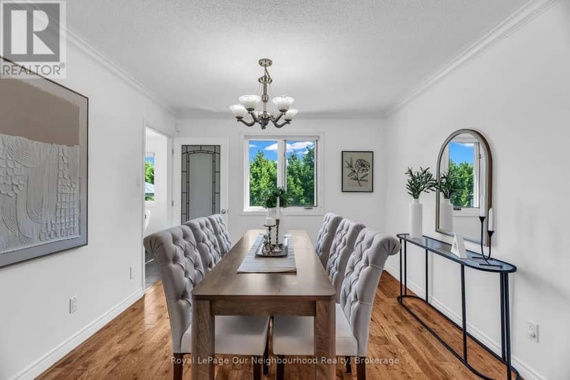 135 Kanata Crescent — photo 7 of 40
