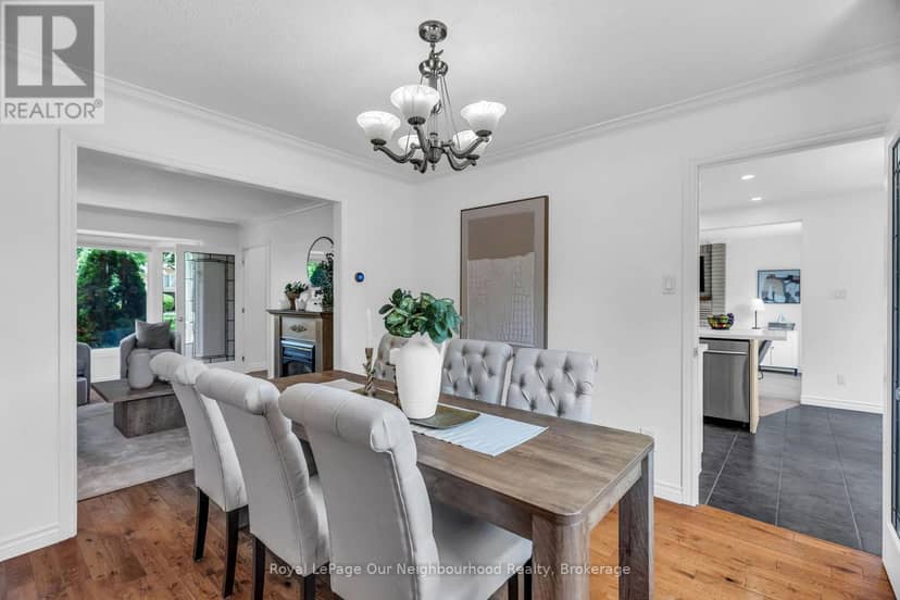 135 Kanata Crescent — photo 8 of 40