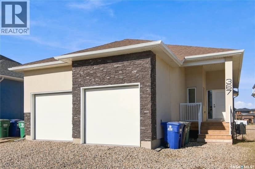 367 Leskiw BEND — photo 2 of 40