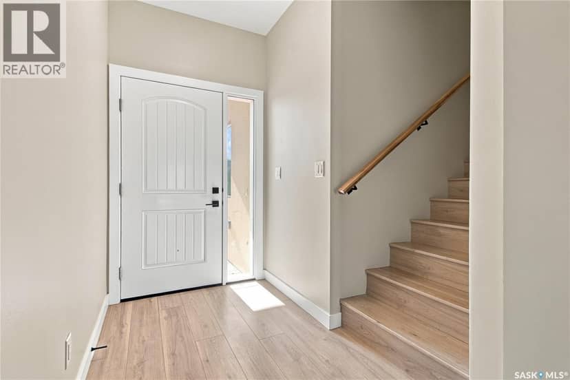 367 Leskiw BEND — photo 3 of 40