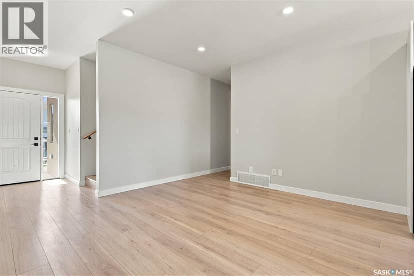 367 Leskiw BEND — photo 4 of 40