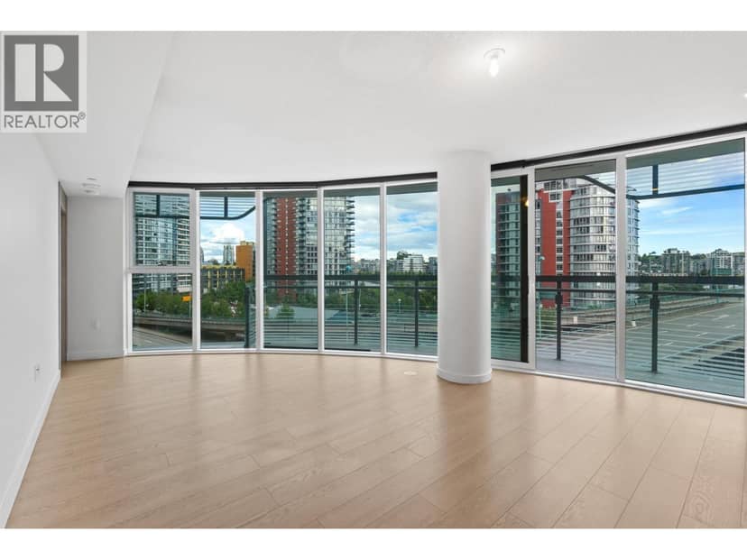 684 87 NELSON STREET, Vancouver, photo 2