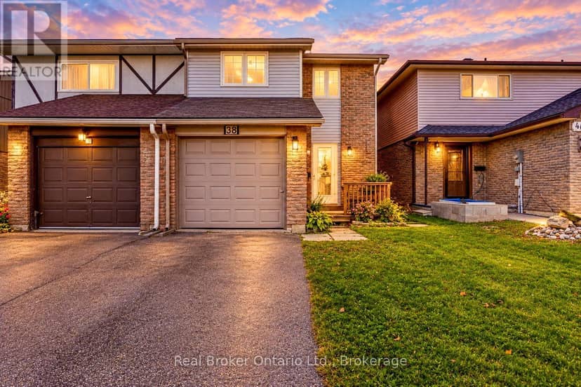 38 Christie Crescent, Barrie, photo 2