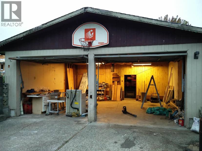 GARAGE 2161 PRAIRIE AVENUE, Port Coquitlam
