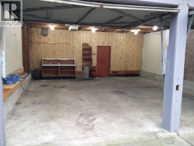 GARAGE 2161 PRAIRIE AVENUE, Port Coquitlam, photo 2