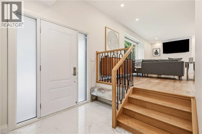 3368 GUILDWOOD Drive — photo 3 of 40