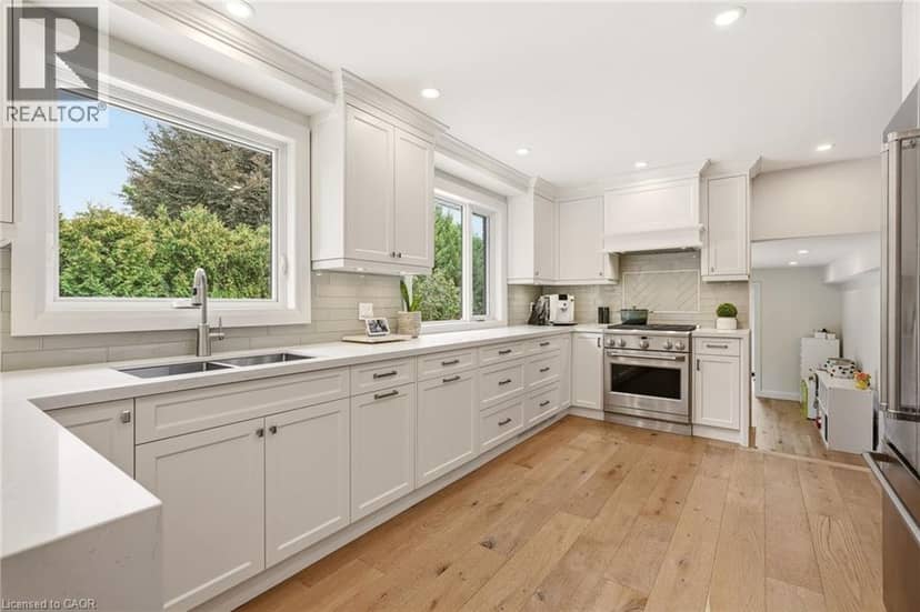 3368 GUILDWOOD Drive — photo 15 of 40