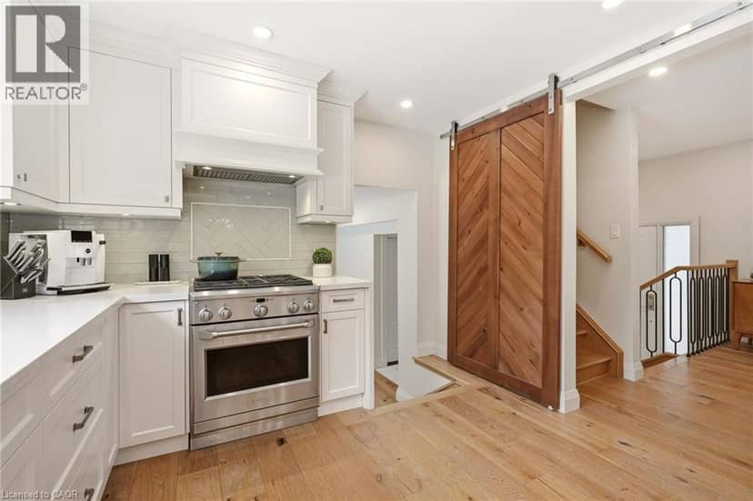 3368 GUILDWOOD Drive — photo 17 of 40