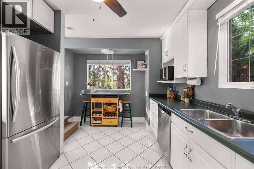 3926 ROSELAND DRIVE West — photo 19 of 32