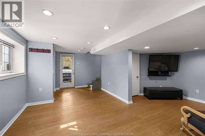 3926 ROSELAND DRIVE West — photo 29 of 32