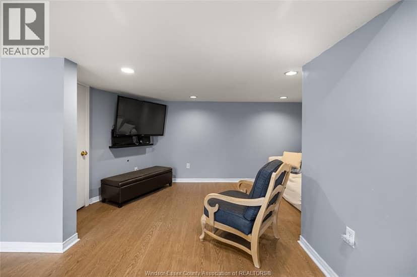 3926 ROSELAND DRIVE West — photo 30 of 32