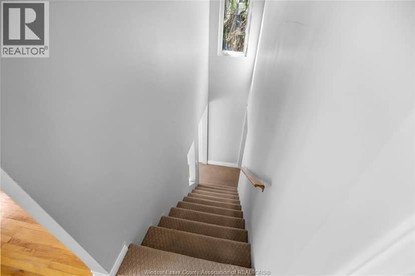 3926 ROSELAND DRIVE West — photo 28 of 32