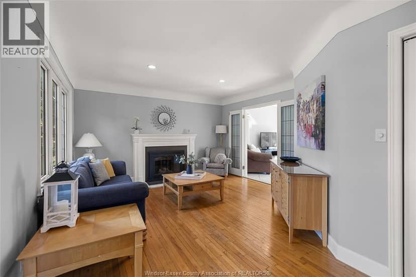 3926 ROSELAND DRIVE West — photo 12 of 32