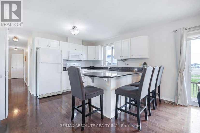 14 Riley Crescent — photo 11 of 40