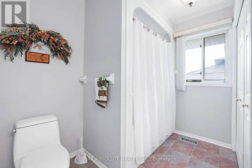 14 Riley Crescent — photo 16 of 40