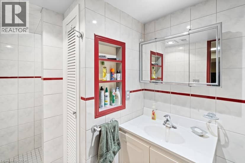 583 STEPHENS Crescent — photo 29 of 40