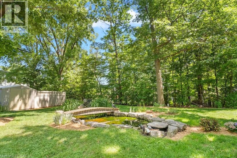 583 STEPHENS Crescent — photo 33 of 40