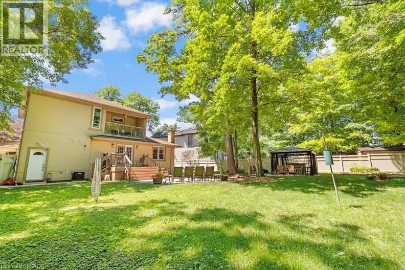 583 STEPHENS Crescent — photo 40 of 40