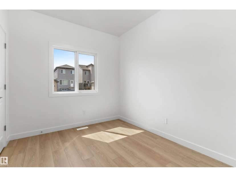 20635 43 AV NW — photo 9 of 39