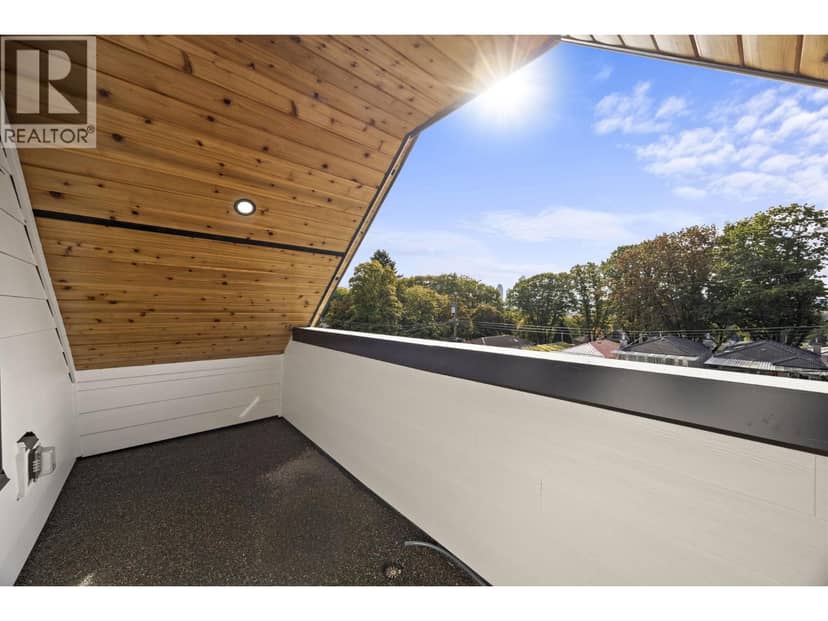 2 3576 E PENDER STREET, Vancouver, photo 5