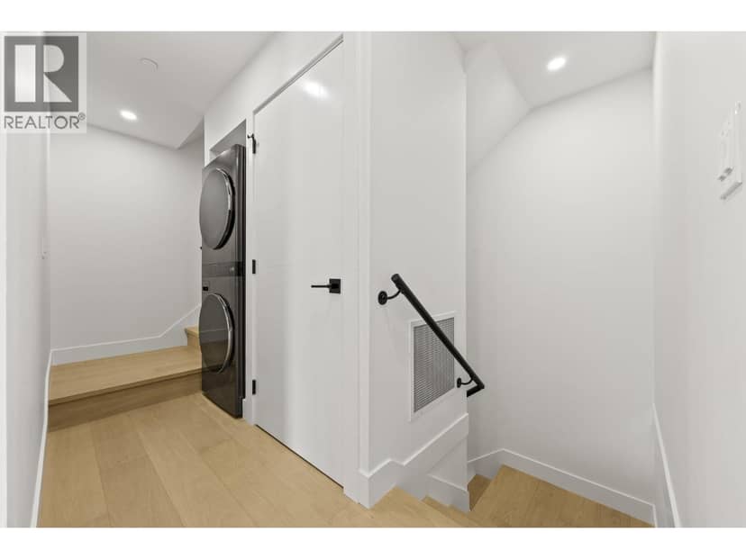 2 3576 E PENDER STREET, Vancouver, photo 7