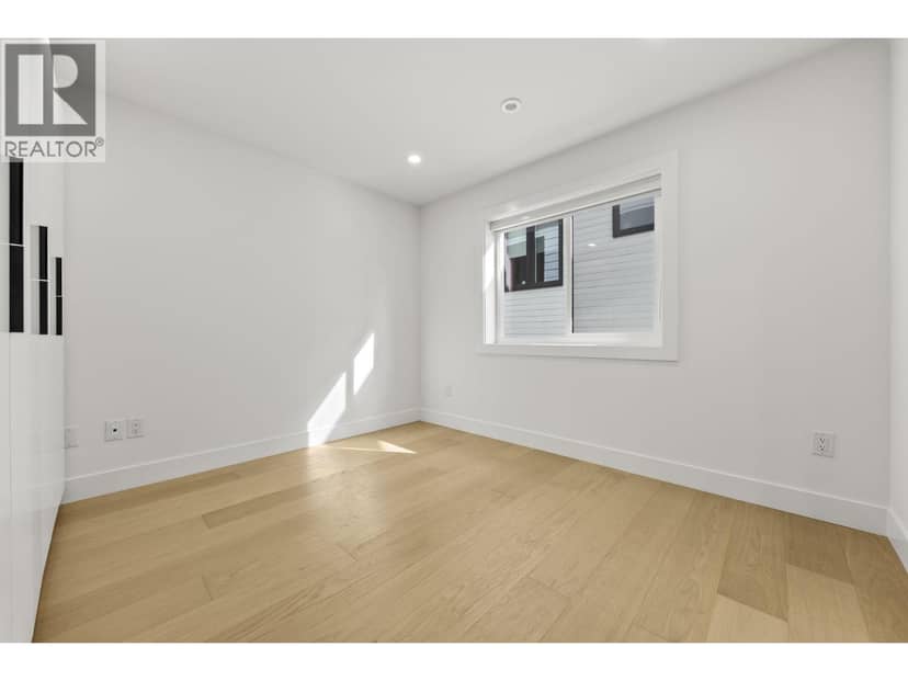 2 3576 E PENDER STREET, Vancouver, photo 8