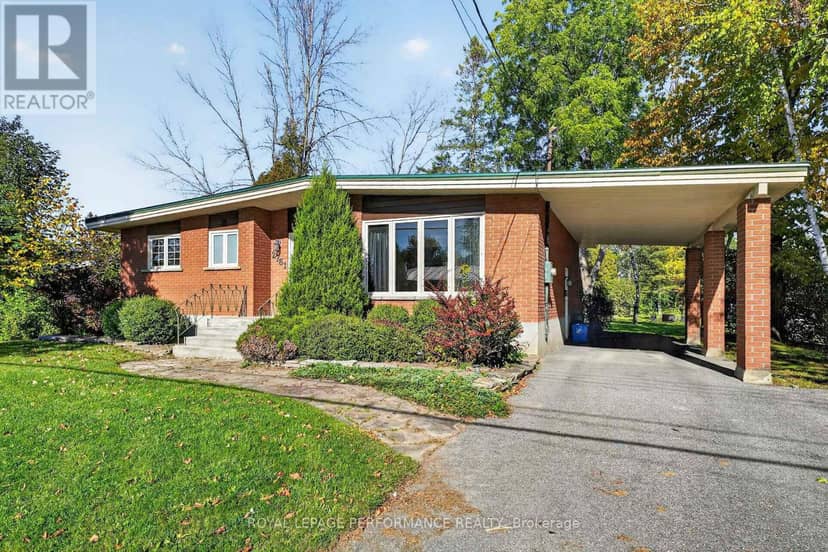 2761 Ross Avenue, Cornwall, photo 3