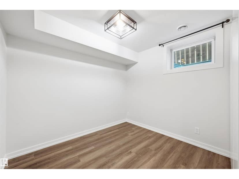 8914 162 ST NW — photo 37 of 40