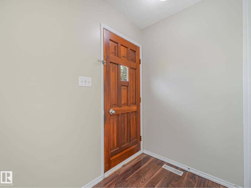 9315 151 AV NW — photo 24 of 40